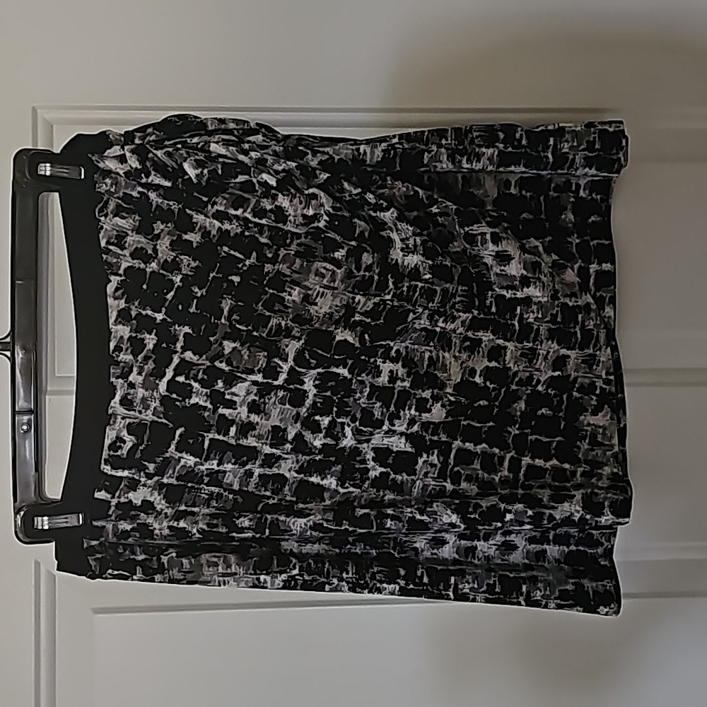 Geometric BCBG Black and White Wrap Skirt